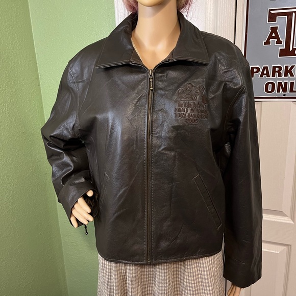 Burk’s Bay Women’s Cropped Leather Jacket